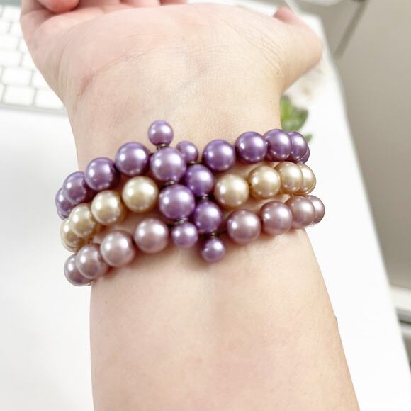 Mid-Century Vintage Purple Ombre 3-Strand Beaded Bracelet - Picture 5 of 6